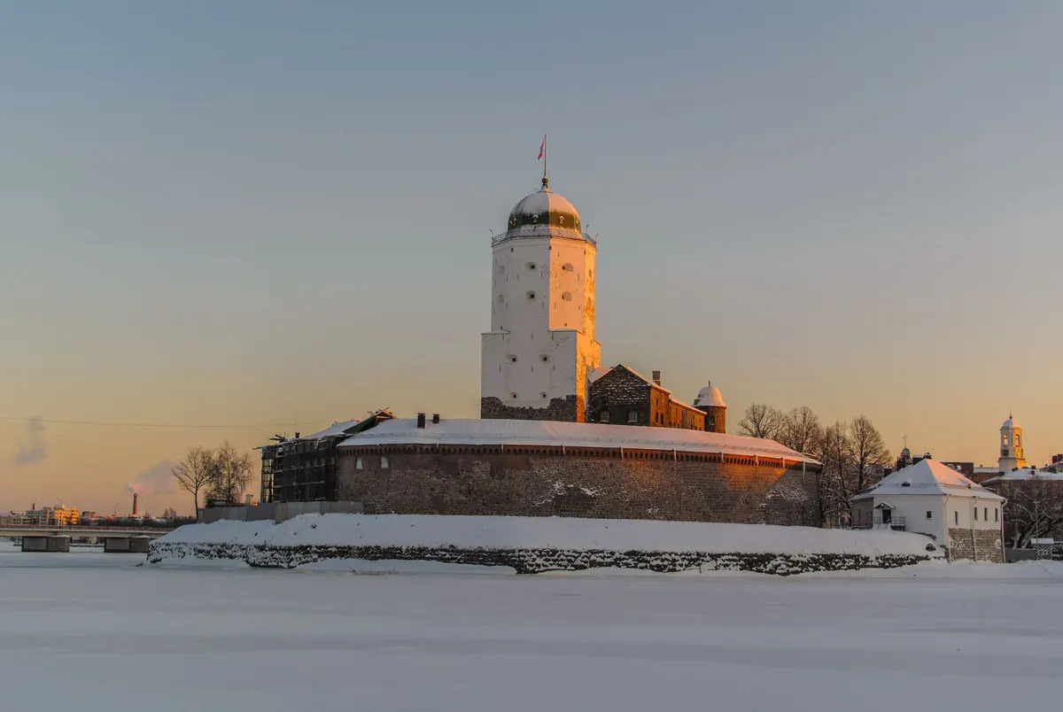 Winter Folly Photography: Why Snow and Bare Trees Improve Composition